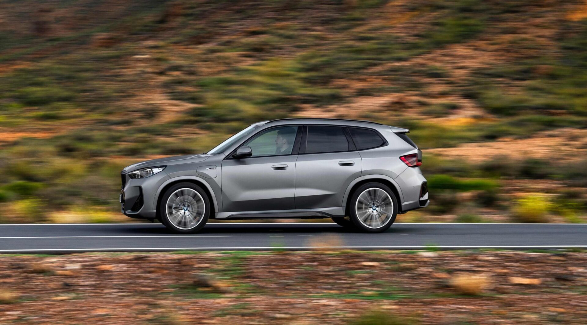 bmw x1 medidas exteriores