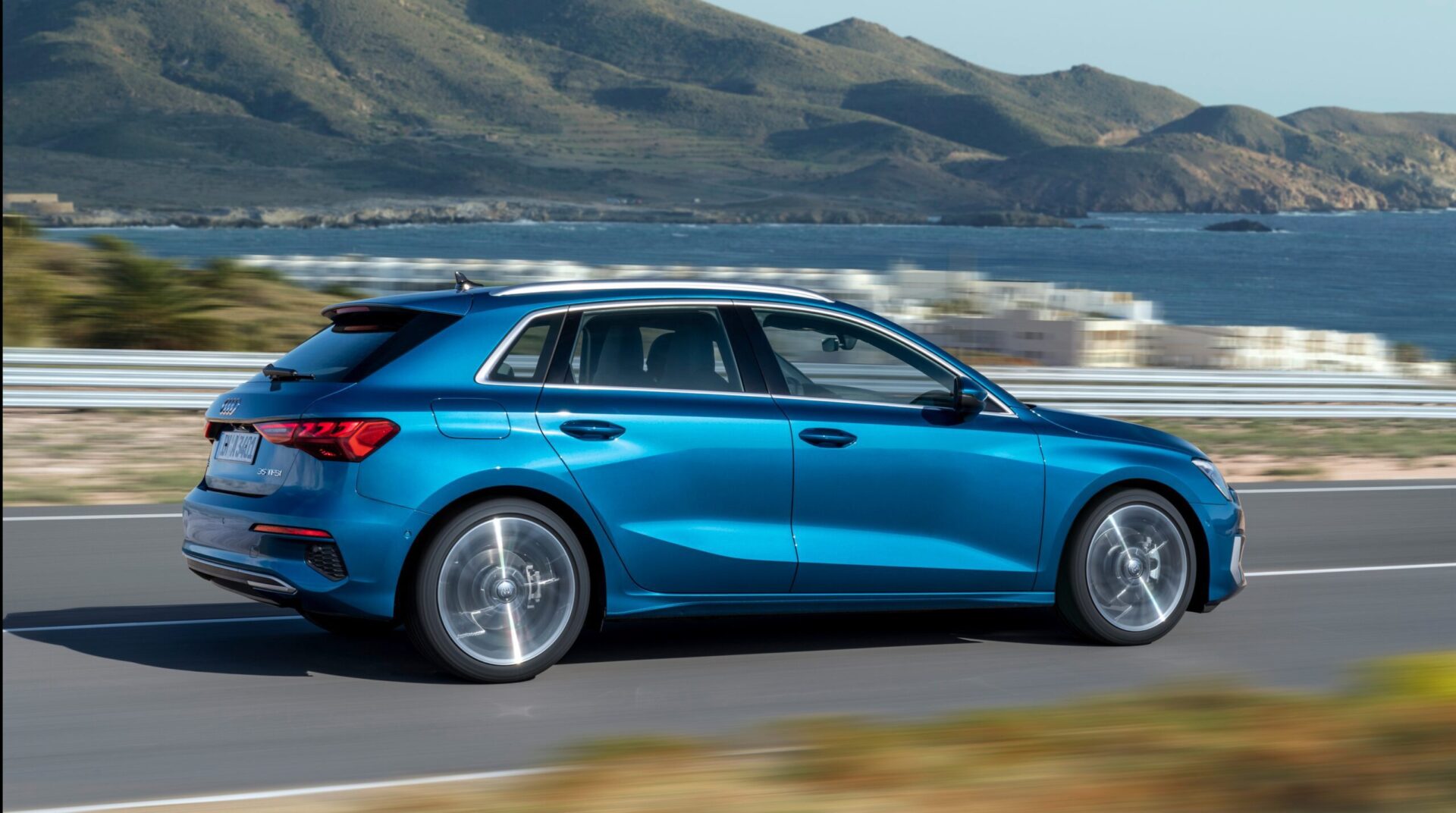 comparativa-coches-compactos-renting-1-scaled