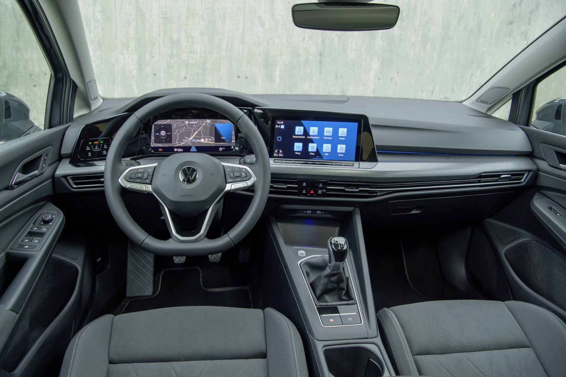 comparativa coches compactos renting vw golf interior