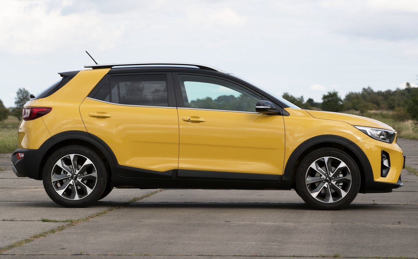kia stonic vista lateral