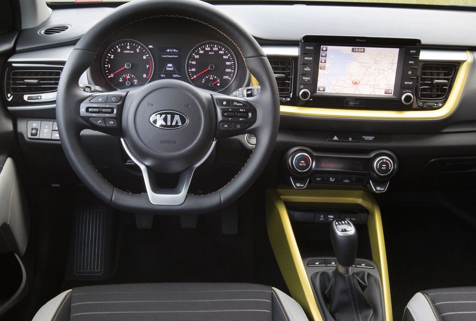 medidas y maletero kia stonic interior