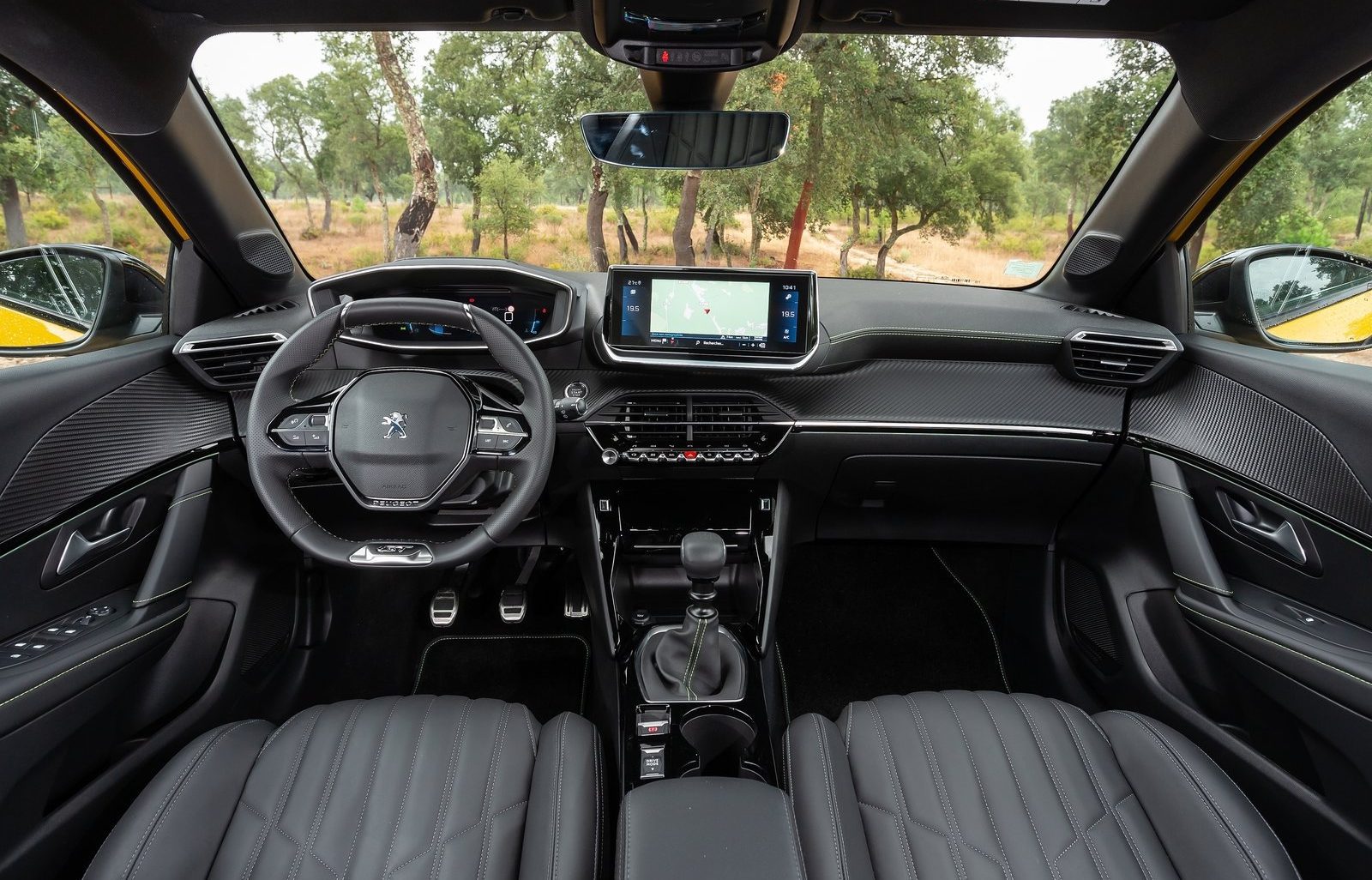 interior y salpicadero peugeot 208