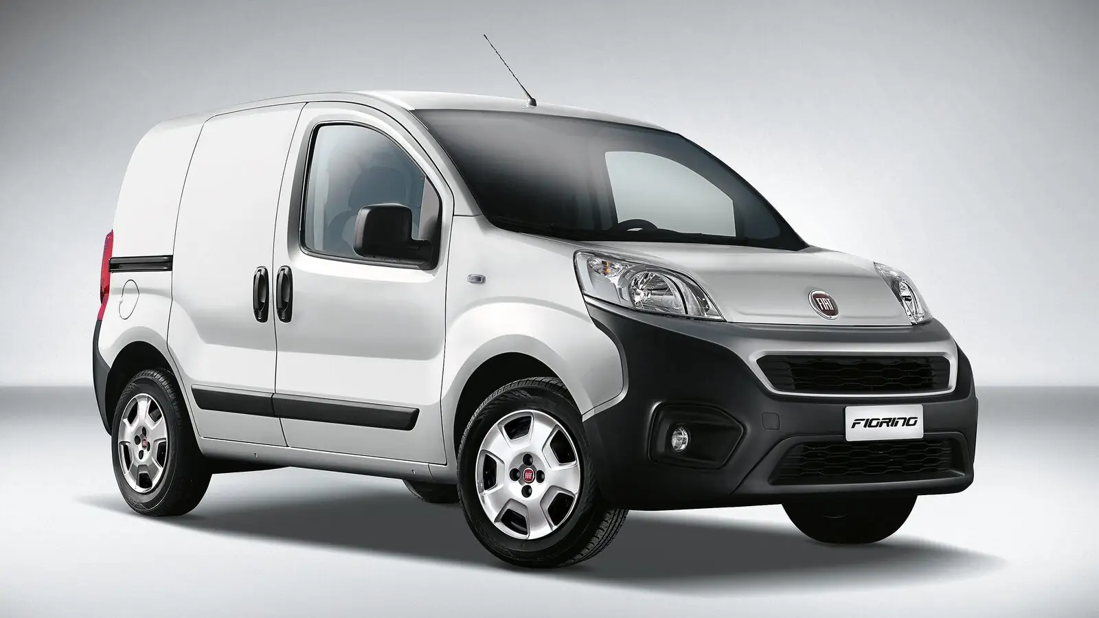 renting-furgonetas-fiat-fiorino-1600x900